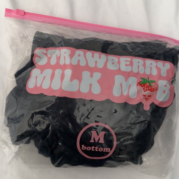 Strawberry Milk Mob Summertime Set (Top, Bottom and Skirt) - Picture 11 of 15